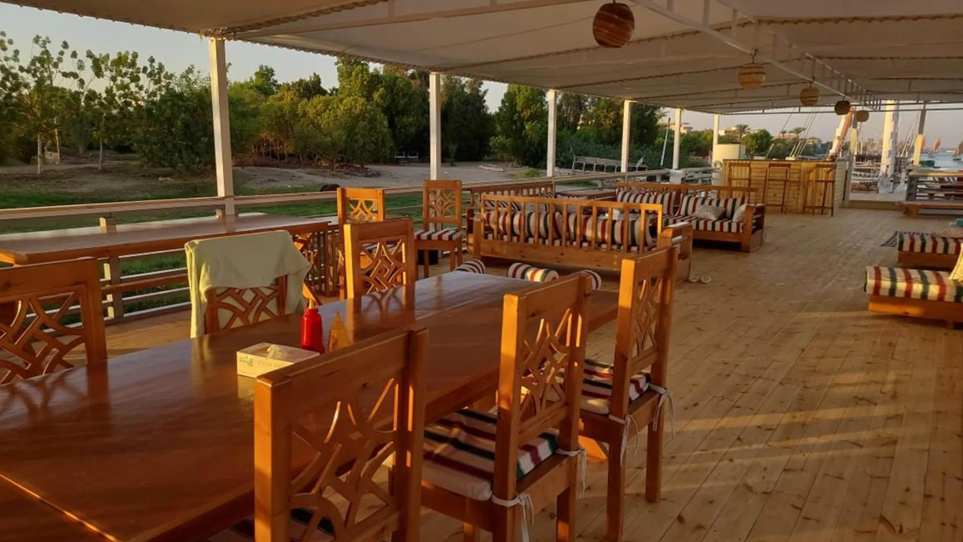 Botel Noor El Din Dahabiya Hotel Luxor